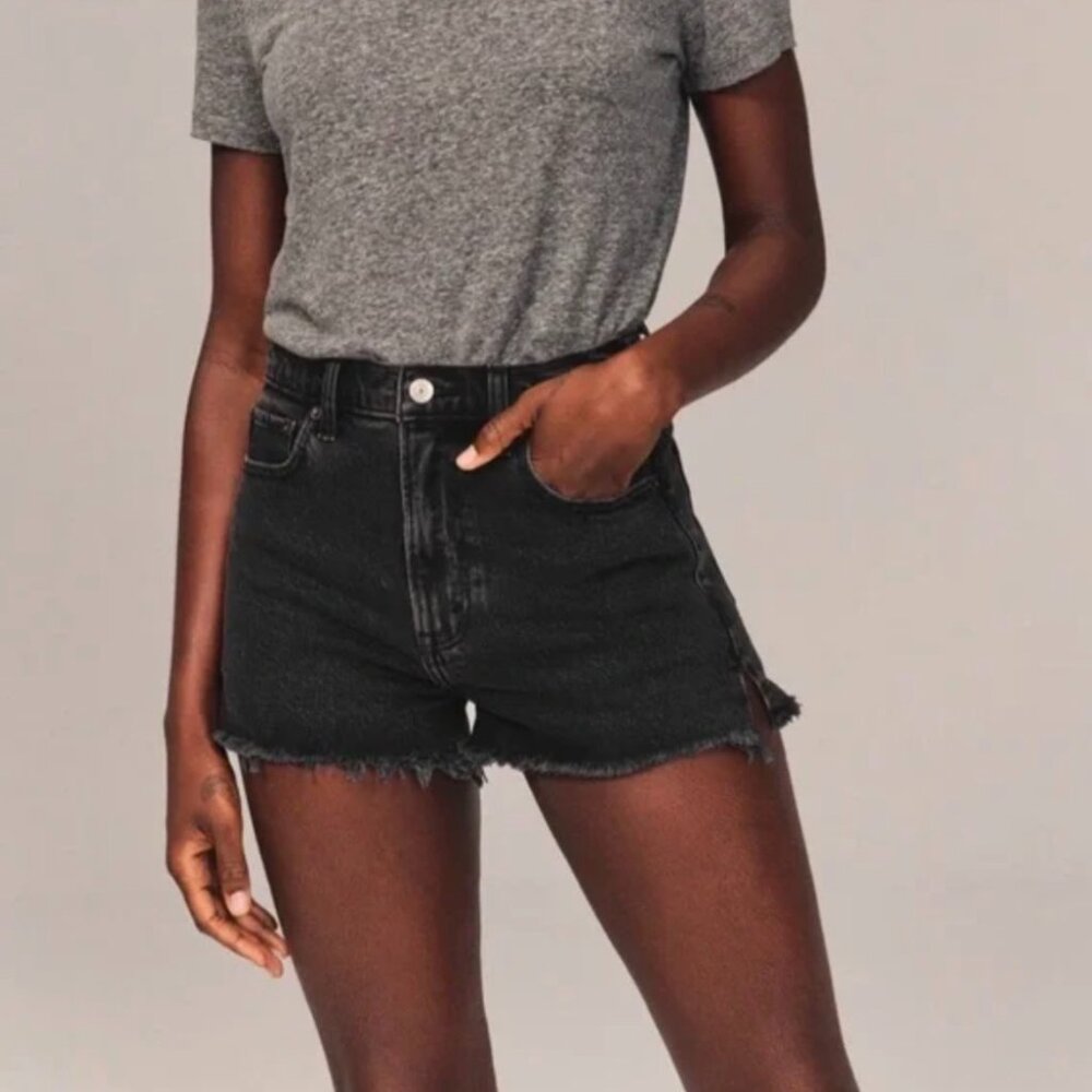 Abercrombie & Fitch The 4" Mom Short High Rise Black Size 26/2